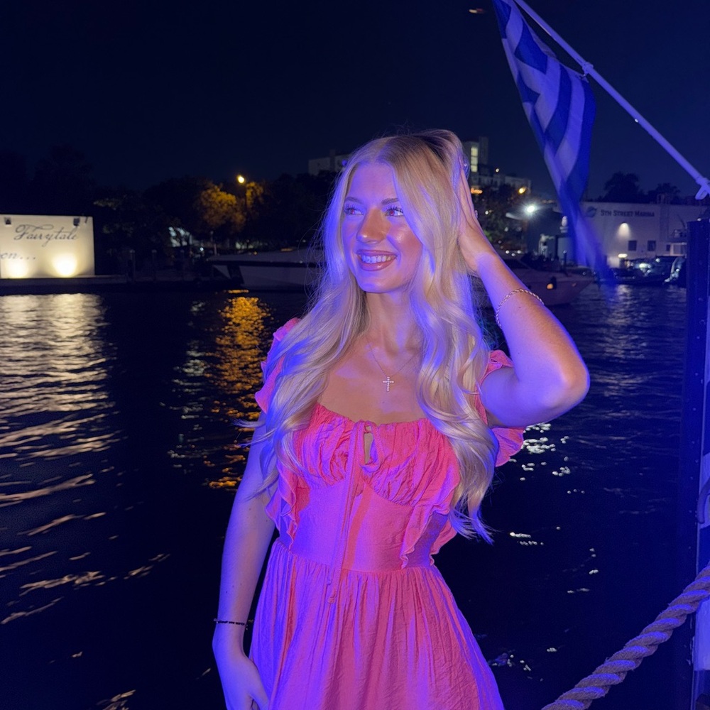 Meet your Posher, Chloe